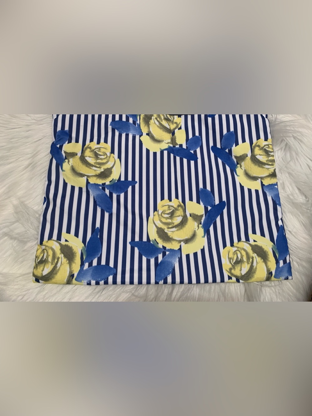 LESPORTSAC medium size nylon zip close logo trim blue/yellow cosmetic bag LNWOT
